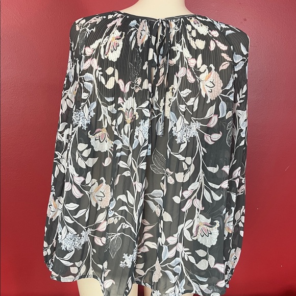 BNWOT Lauren Conrad floral sheer light blouse. - Picture 2 of 15